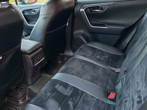 2020 Toyota RAV4 V (XA50), чёрный, 2980000 рублей - вид 8