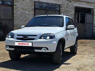 2018 Chevrolet Niva I Рестайлинг, белый, 750000 рублей, вид 1