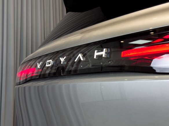 2026 Voyah Taishan X8, серебристый - вид 29
