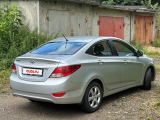 2013 Hyundai Solaris I, серебристый, 999000 рублей, вид 4
