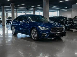 2019 Infiniti Q50 I Рестайлинг, синий, 2380000 рублей, вид 2