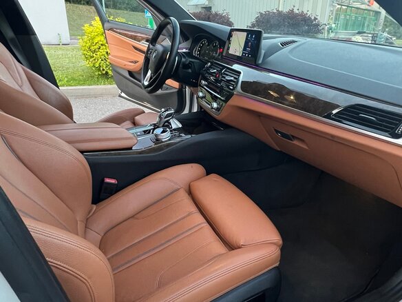 2017 BMW 5 серии 530i xDrive VII (G30/G31/G38), белый, 2250000 рублей - вид 16