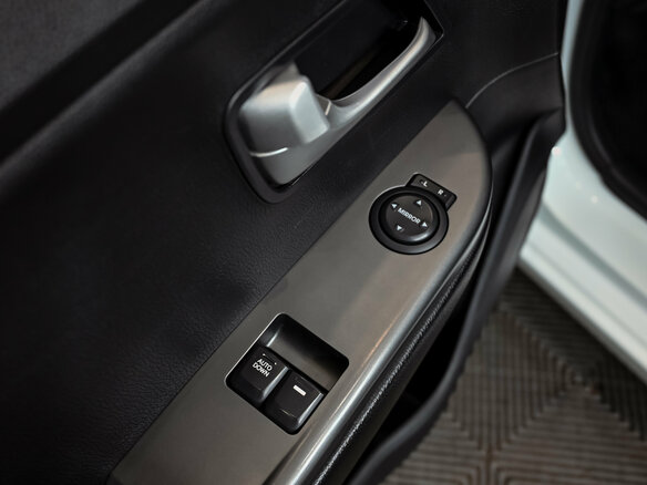 2016 Kia Rio III Рестайлинг, белый, 1000000 рублей - вид 13