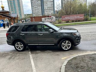 2018 Ford Explorer V Рестайлинг 2, серый, 4100000 рублей, вид 2