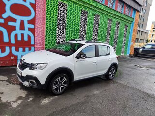 2022 Renault Sandero Stepway II Рестайлинг, белый, 1600000 рублей, вид 1