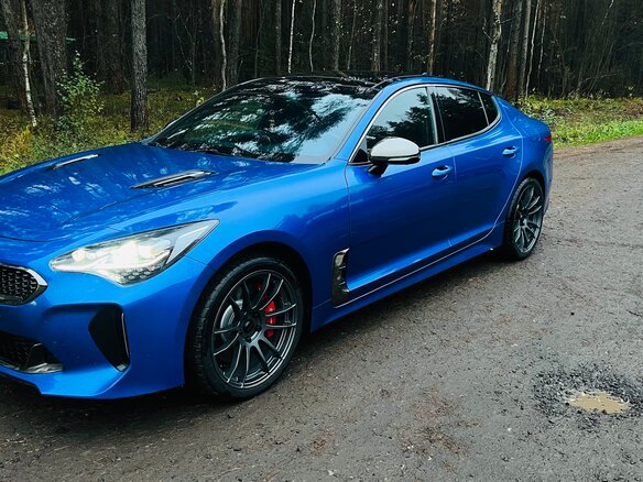 2018 Kia Stinger I, синий, 3000000 рублей