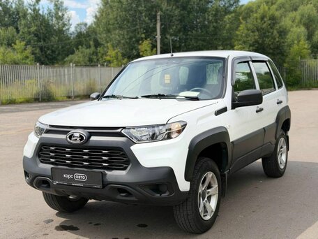 2024 Lada (ВАЗ) Niva Travel I, белый, 915400 рублей, вид 3