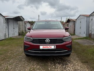 2020 Volkswagen Tiguan II Рестайлинг, красный, 2850000 рублей, вид 2