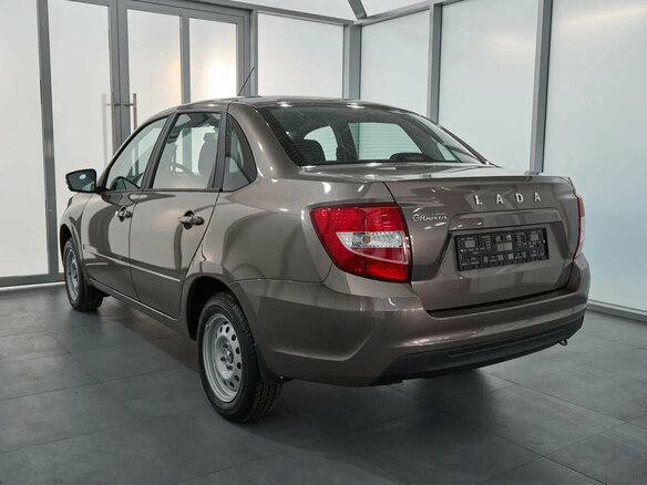 2026 Lada (ВАЗ) Granta I Рестайлинг, коричневый, 1800000 рублей - вид 3