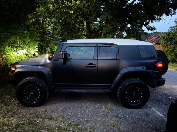 2009 Toyota FJ Cruiser, чёрный, 4000000 рублей - вид 9