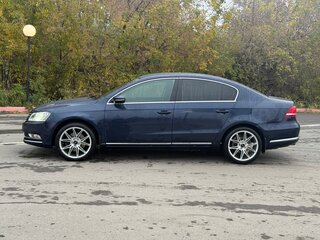2011 Volkswagen Passat B7, синий, 940000 рублей, вид 4