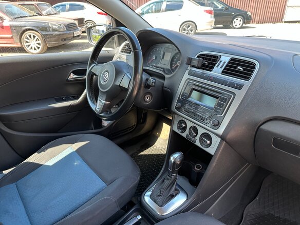 2013 Volkswagen Polo V, серебристый, 515000 рублей - вид 8