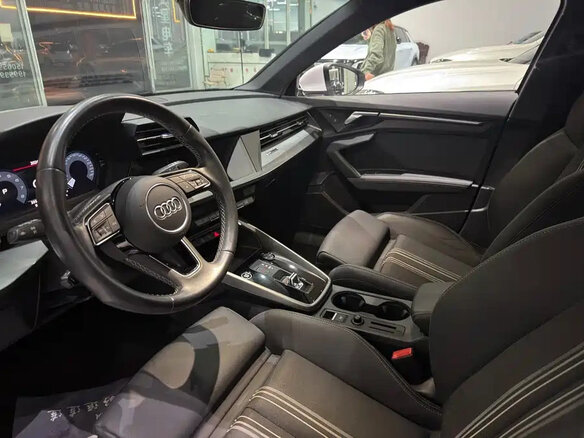 2023 Audi A3 Sportback 35 TFSI IV (8Y), белый, 1650000 рублей - вид 8
