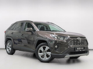 2020 Toyota RAV4 V (XA50), коричневый, 2990000 рублей, вид 3