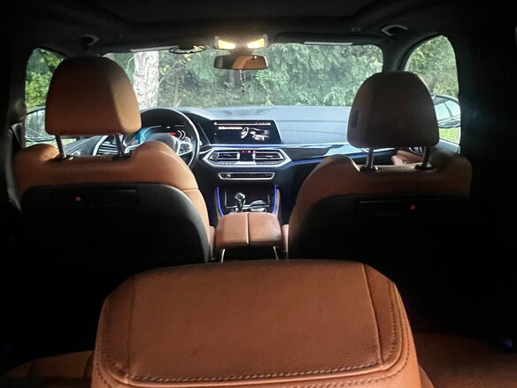 2021 BMW X5 40i IV (G05/G18), чёрный, 6990000 рублей - вид 19