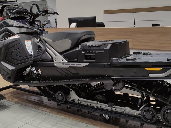 2026 BRP Lynx Brutal RE 900, чёрный, 3240000 рублей - вид 11