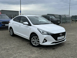 2022 Hyundai Solaris II Рестайлинг, белый, 1565000 рублей, вид 1