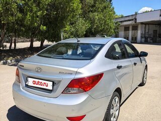 2012 Hyundai Solaris I, серебристый, 729000 рублей, вид 3