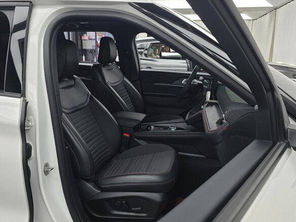 2025 Ford Explorer VI Рестайлинг, белый, 7520000 рублей - вид 19