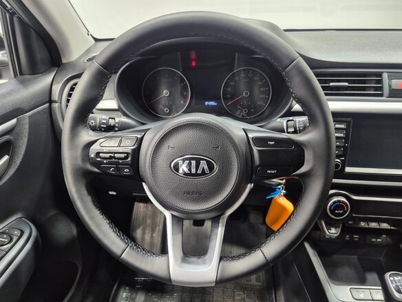 2019 Kia Rio IV, чёрный, 1395000 рублей - вид 12