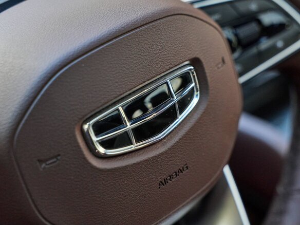 2023 Geely Monjaro I, чёрный, 2979900 рублей - вид 25