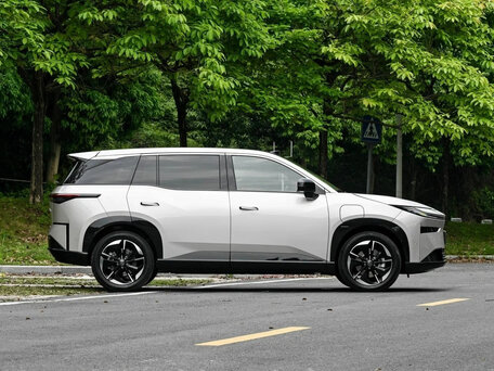 2026 Toyota bZ3X 58.3 kWh, серебристый, 2780000 рублей, вид 5
