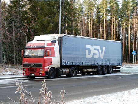 1997 Volvo FH, красный, 1599000 рублей, вид 2