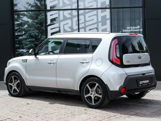 2014 Kia Soul II, серебристый, 700000 рублей, вид 2
