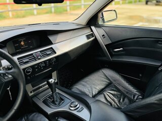 2006 BMW 5 серии 525i V (E60/E61), серебристый, 875000 рублей, вид 4