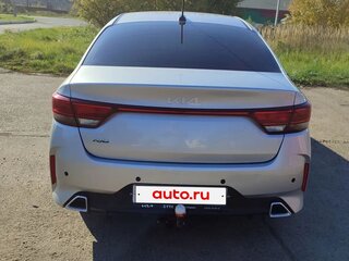 2021 Kia Rio IV Рестайлинг, серебристый, 1750000 рублей, вид 3