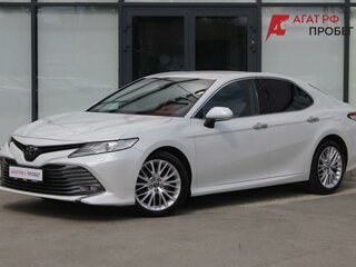 Toyota Camry VIII (XV70)