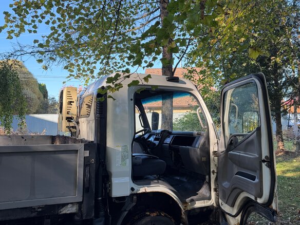 2013 Fuso (Mitsubishi) Canter, белый, 1500000 рублей - вид 6