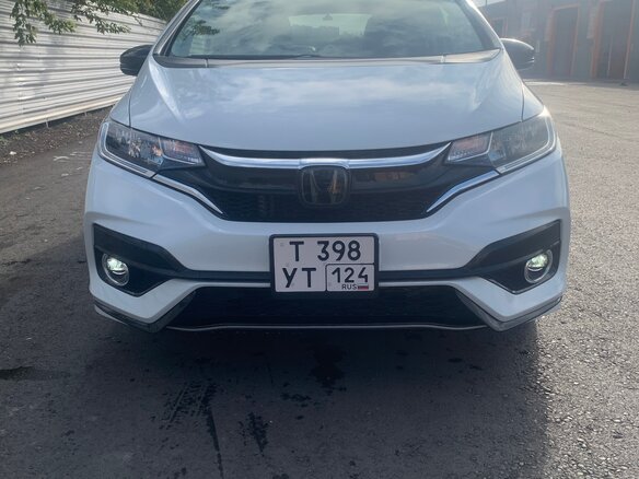 2019 Honda Fit III Рестайлинг, белый, 1275000 рублей - вид 2