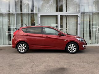 2016 Hyundai Solaris I Рестайлинг, красный, 875000 рублей, вид 4