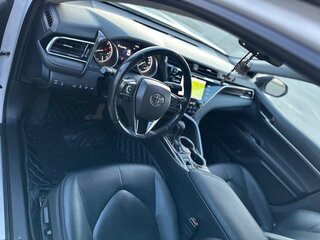 2021 Toyota Camry VIII (XV70), белый, 3000000 рублей, вид 4