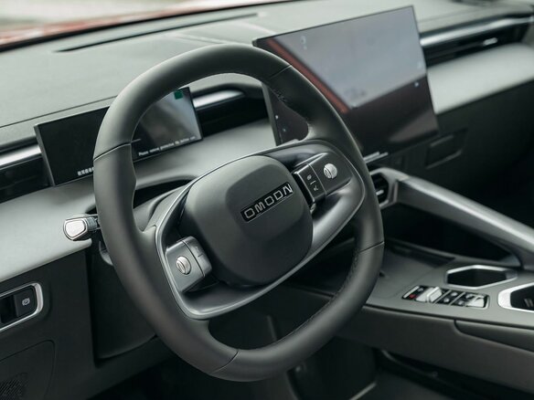 2026 Omoda C5 II, красный - вид 16