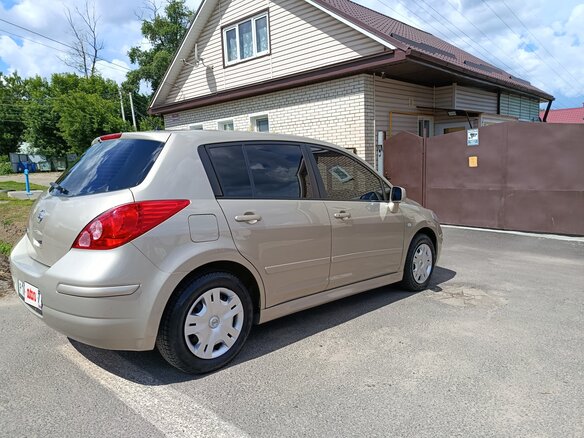 2010 Nissan Tiida I, коричневый - вид 5