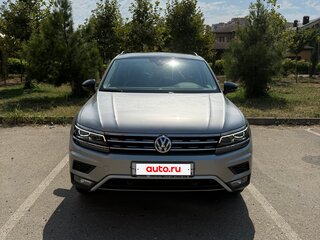 2019 Volkswagen Tiguan II, серебристый, 2860000 рублей, вид 2