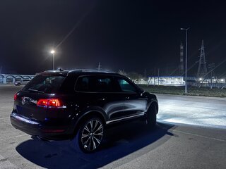 2013 Volkswagen Touareg II, чёрный, 3000000 рублей, вид 3