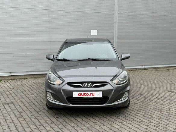 2013 Hyundai Solaris I, серый, 645000 рублей - вид 1