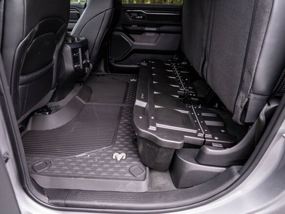 2023 Ram 1500 Quad Cab V, серый, 11400000 рублей - вид 27
