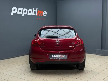 2011 Opel Astra J, красный, 675000 рублей, вид 4
