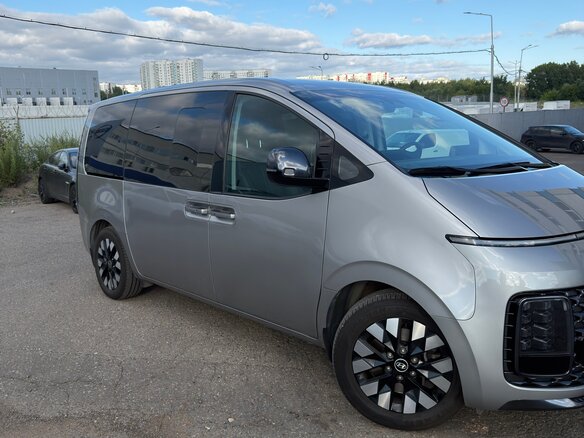 2024 Hyundai Staria I, серебристый - вид 3