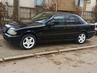 1999 Mercedes-Benz C-Класс 200 I (W202) Рестайлинг, чёрный, 450000 рублей, вид 4