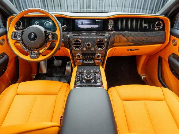 2026 Rolls-Royce Cullinan Black Badge I Рестайлинг (Series II), чёрный, 64990000 рублей - вид 9