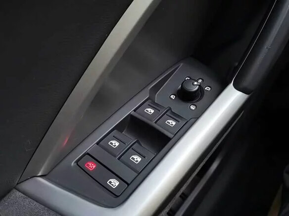 2023 Audi Q3 35 TFSI II (F3), белый, 2000000 рублей - вид 22