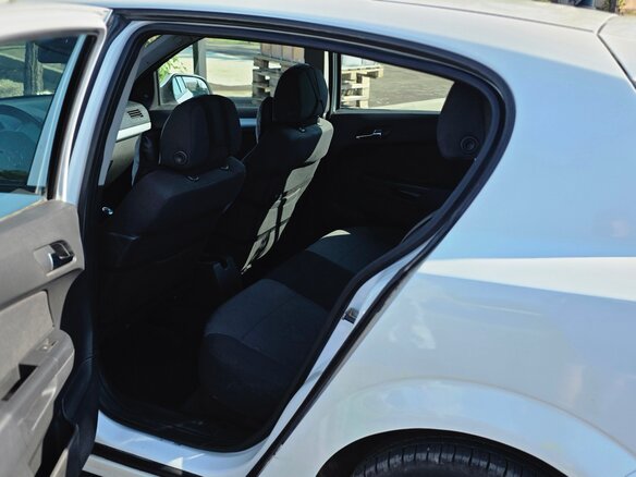 2013 Opel Astra H Рестайлинг, белый, 580000 рублей - вид 7