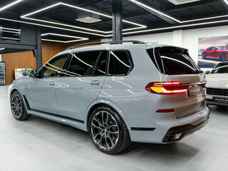 2026 BMW X7 40d I (G07) Рестайлинг, серый, 18300000 рублей, вид 4