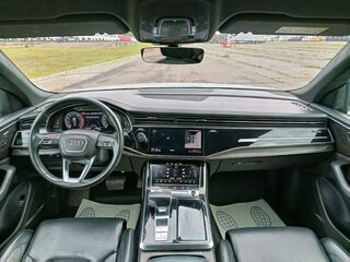 2019 Audi Q8 55 TFSI I (4M), белый, 6200000 рублей, вид 5