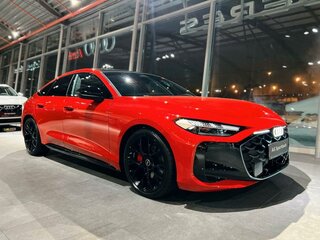 2025 Audi A5 L Sportback III (B10), красный, 6090000 рублей, вид 1